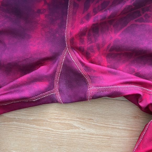 Red My Inner Fire crop leggings size 8 - Picture 3 of 5